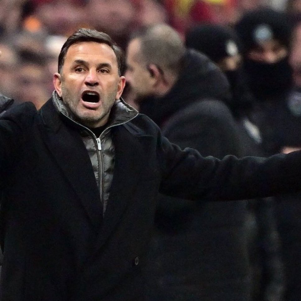 Algı oyunlarına bu geceden itibaren başlarlar.
Ağlamak zirlamak bir yana bu geceden itibaren
Yabancı hakem istiyoruz yangınına da başlarlar. Sadece #FB değil <a href="/Samsunspor/">Samsunspor 🇹🇷</a> maçına da yabancı isteruk 
<a href="/GalatasaraySK/">Galatasaray SK</a> bu.
İlke kaide kural değer dinlemez.
Sadece kendi çıkarını düşünür.