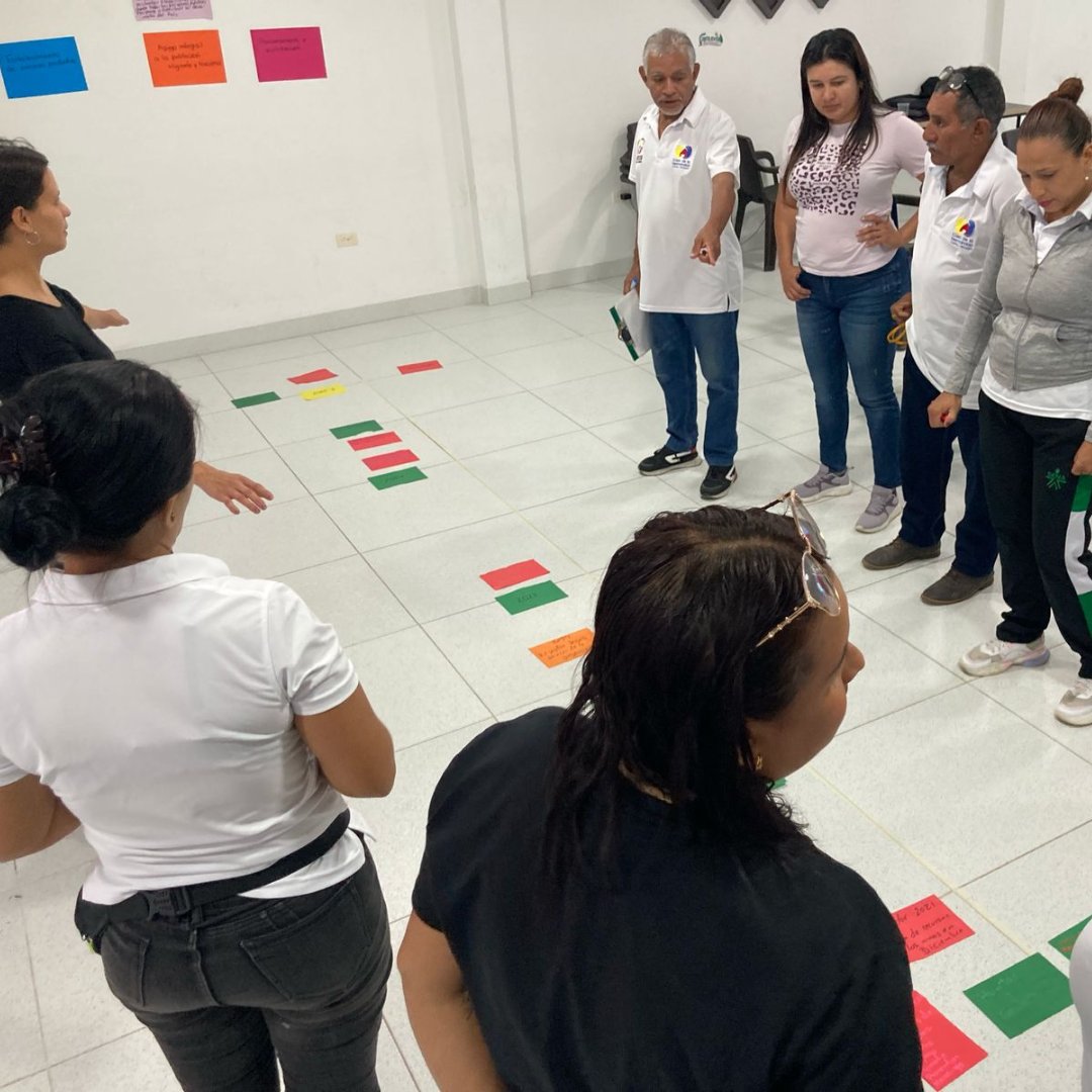 💡⚡Todo proyecto productivo necesita bases sólidas. En #Arauca, acompañamos el fortalecimiento organizacional de @Casadelahermandad para que siga creciendo este espacio de encuentro, trabajo y comercialización entre migrantes y la comunidad local.