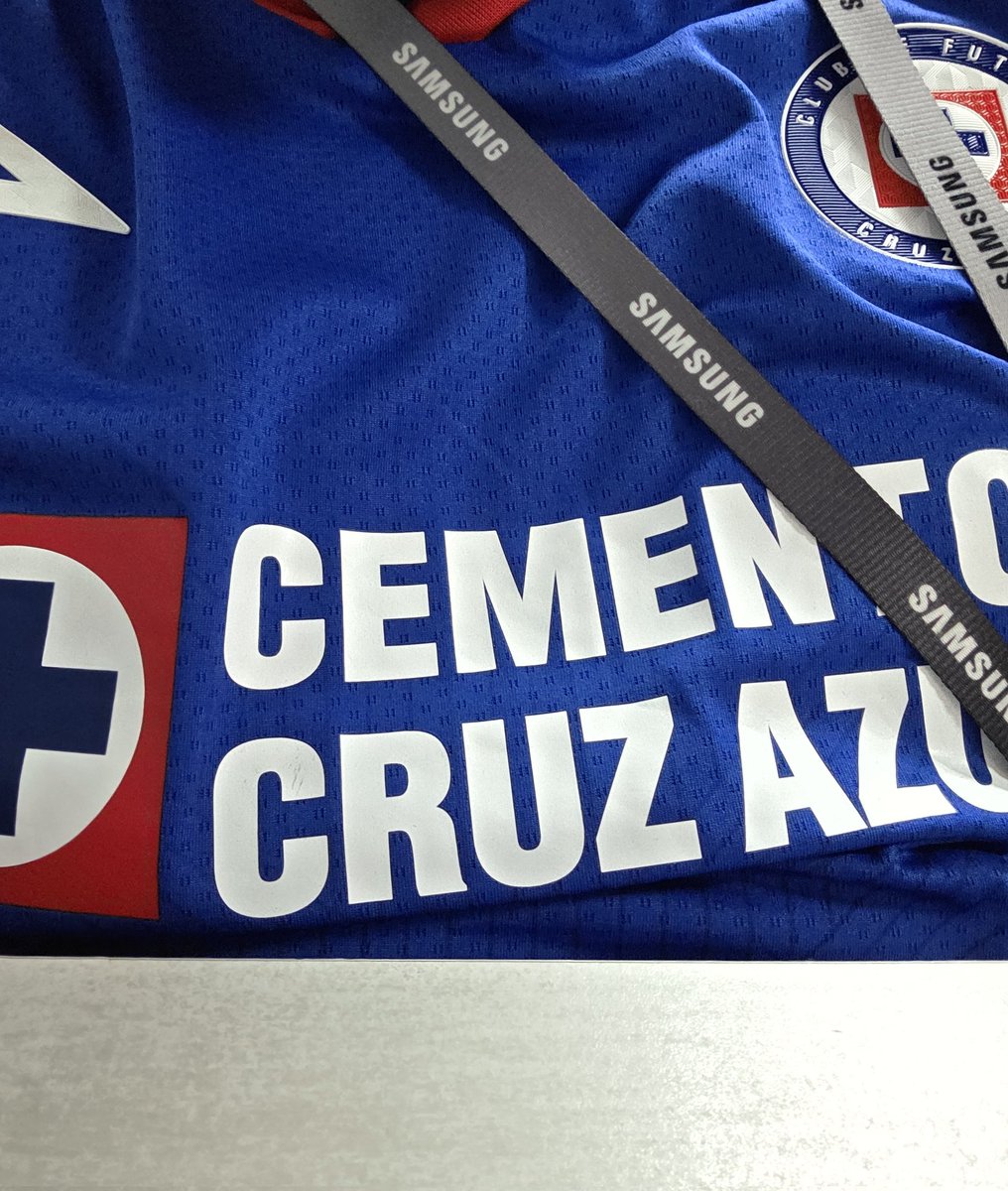 16Alets's tweet photo. Un nacazo se vino al jale con la playera de la Máquina. OBVIAMENTE ÉSE NACAZO SOY YO, ARRIBA EL CRUZ AZUL HIJOS DE SU PERRA MADRE. https://t.co/iFcvHHyspv