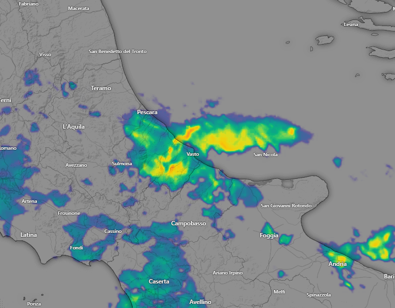 Emergenza24's tweet image. ADESSO [29.03-22:00] #Vasto #SanSalvo #Chieti in corso forti precipitazioni 
Segnalati estesi #allagamenti (video riportato da Meteo Abruzzo)
Massima attenzione nei sottopassi e locali sotto al piano stradale
Informazioni e aggiornamenti: emergenza24.org/europa-maltemp…
👉Se sei