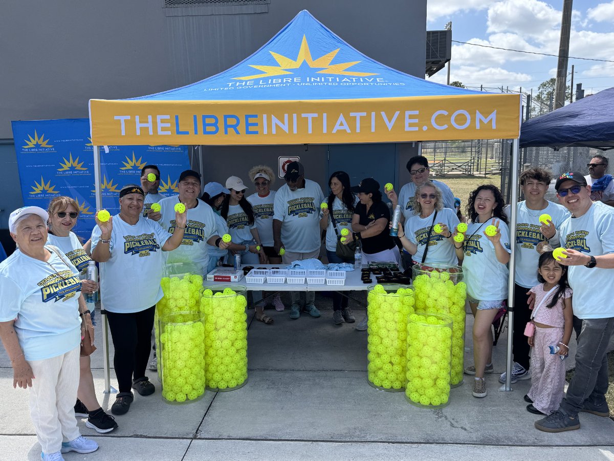 Un enorme agradecimiento a nuestros voluntarios por su increíble apoyo en el Dover Shores Pickleball Classic: Play for #ProtectingProsperity. ¡Juntos somos #BeLIBRE!