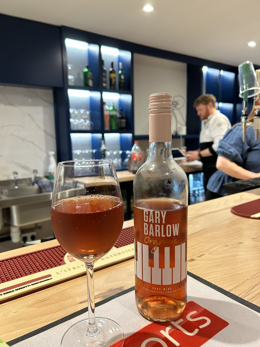 ljhobb2's tweet photo. @GaryBarlow new clubhouse bar great choose of wine @Galleywood_fc https://t.co/dq7wLJp6QY
