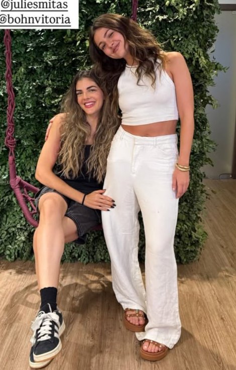 vitoriabohn1's tweet photo. @bohnvitoria minha vitória bohn ♥️😍😍😍😍😍😍😍😍😍 https://t.co/G4hcfA9sHS