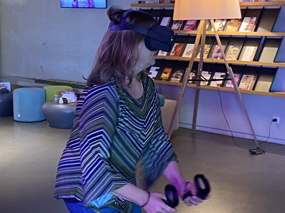 digi_creativity's tweet photo. Vandaag hebben wij weer een paar mooie VR-workshops gegeven. @theek5 

#ADWeeks2025 #digitalevaardigheden #doemee #digitaalevenement #digitaalbewustzijn #prijs https://t.co/mfvrg3zxOJ