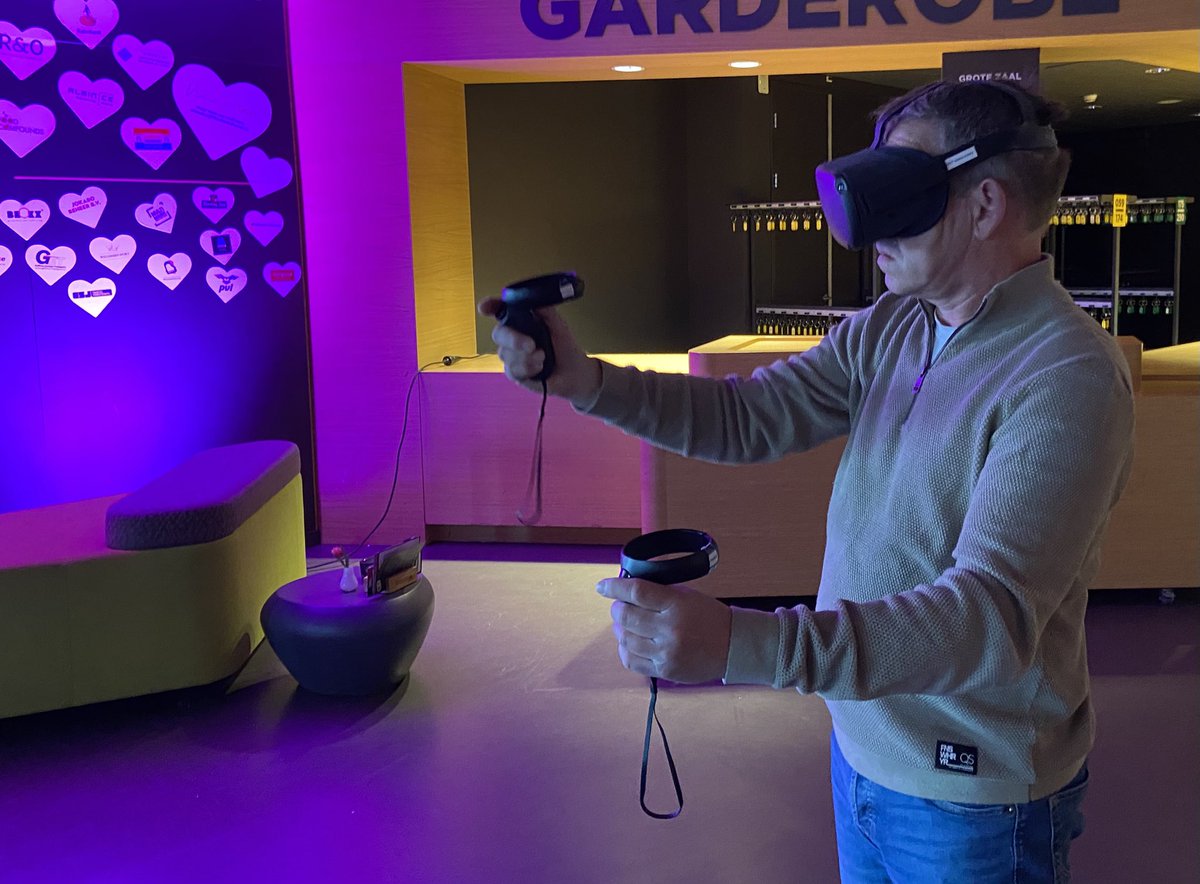 digi_creativity's tweet photo. Vandaag hebben wij weer een paar mooie VR-workshops gegeven. @theek5 

#ADWeeks2025 #digitalevaardigheden #doemee #digitaalevenement #digitaalbewustzijn #prijs https://t.co/mfvrg3zxOJ