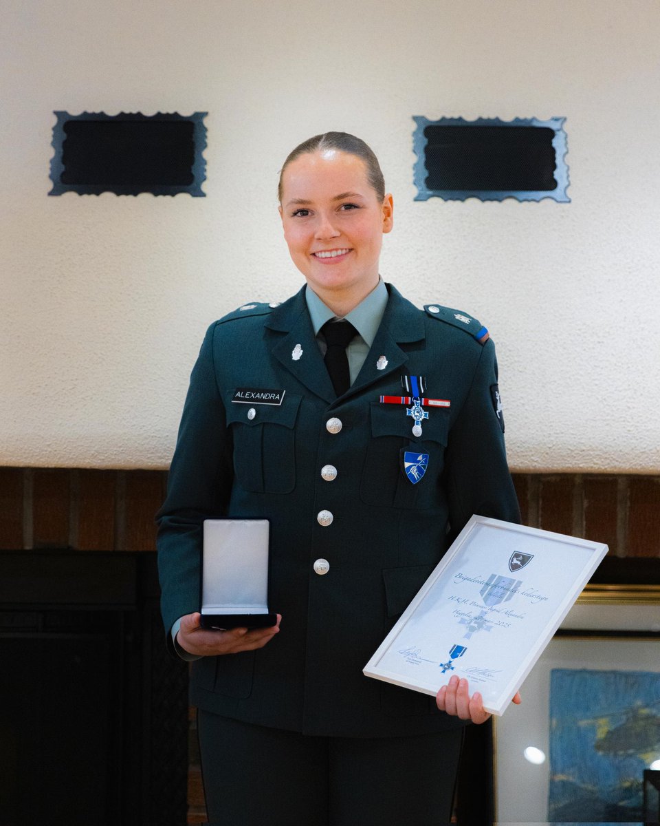 This is HRH Princess Ingrid Alexandra, our future queen. Guess what she doesn't have ? Bone spurs.