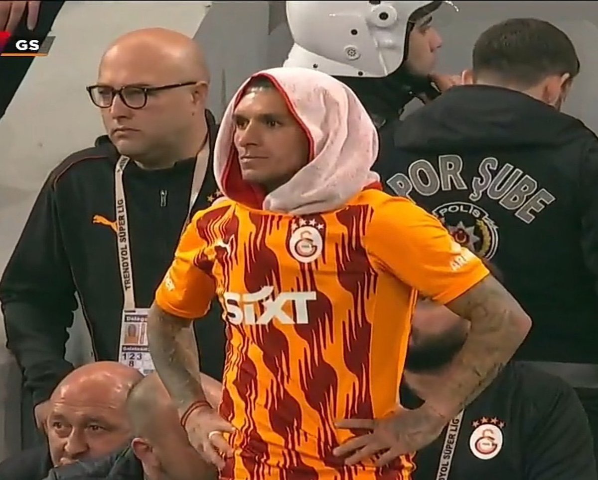 KaptanTurco's tweet photo. Okan’ının gülü, nasıl da yakışmış örtüsü… #maltepemitingi #Okanburukistifa https://t.co/30eKwMcXKr