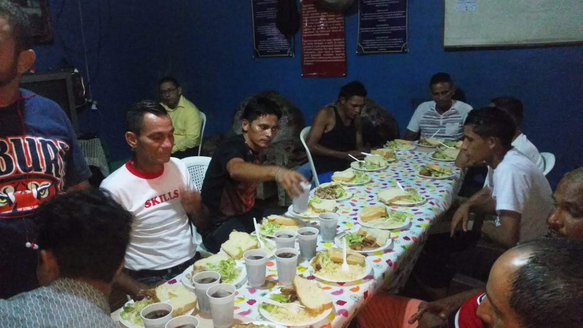 nlpcopywriting's tweet photo. Hogar la Esperanza fights addiction in Managua. Cash, paint, appliances keep us going—30 lives a month. Donate now: https://t.co/fFFkHh0D9u #NicaSupport https://t.co/o4OqNj0hVW