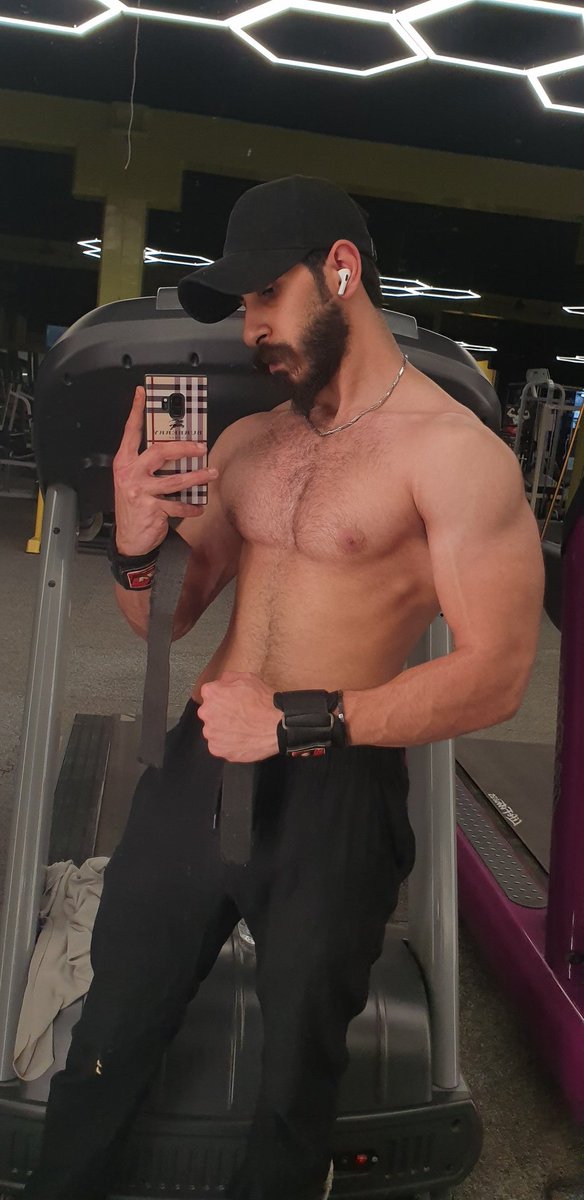 احس نفسي كبرت عل عيد وهل سوالف 😂😂💔