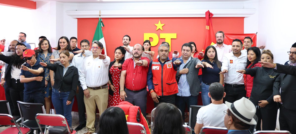 LizSanchezSM's tweet photo. En el @PTPueblaOficial tenemos la convicción de que nuestro compromiso inicia y termina con el bienestar del pueblo, hoy tomé protesta  de quienes serán las y los encargados de la afiliación en la capital de nuestro estado. 

¡Enhorabuena! ♥️💛 https://t.co/B04fvTqRIv