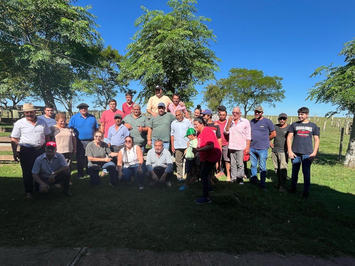 debrumdiputado's tweet photo. ☀️ MALAQUINA Y de BRUM PUEBLO A PUEBLO
📍Guaviyú de Arapey
.
.
.
.
.
.
.
.
.
.
#MalaquinaIntendente #AvanzaMalaquina #saltouy #partidocolorado #coaliciónrepublicana #elecciones #lista85 https://t.co/SOsLJIoMuW