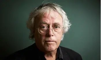 OleBergum's tweet photo. Dag Solstad (Sandefjord, 1941-2025) foi considerado um dos mais importantes escritores noruegueses contemporâneos. Autor de mais de trinta livros, entre romances, contos e peças de teatro, as suas obras foram sempre alvo de aceso debate. Um prazer conhecê-lo no Chile há muitos anos, quando participou da Feira Internacional do Livro de Santiago.

| https://t.co/8bSUtP9QPo