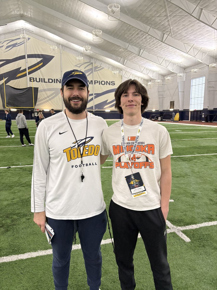 Sean_1319's tweet image. Thank you @ToledoFB and @stantonweber for inviting me to a spring practice!
@Minooka_Indians @RecruitTheNook @EDGYTIM @Chris_Sailer