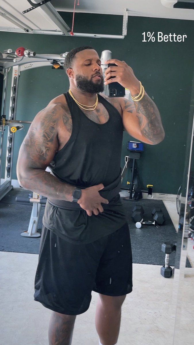 Robby_witdatool's tweet image. Pull Up To The Spot , You Might Just See A Dog There