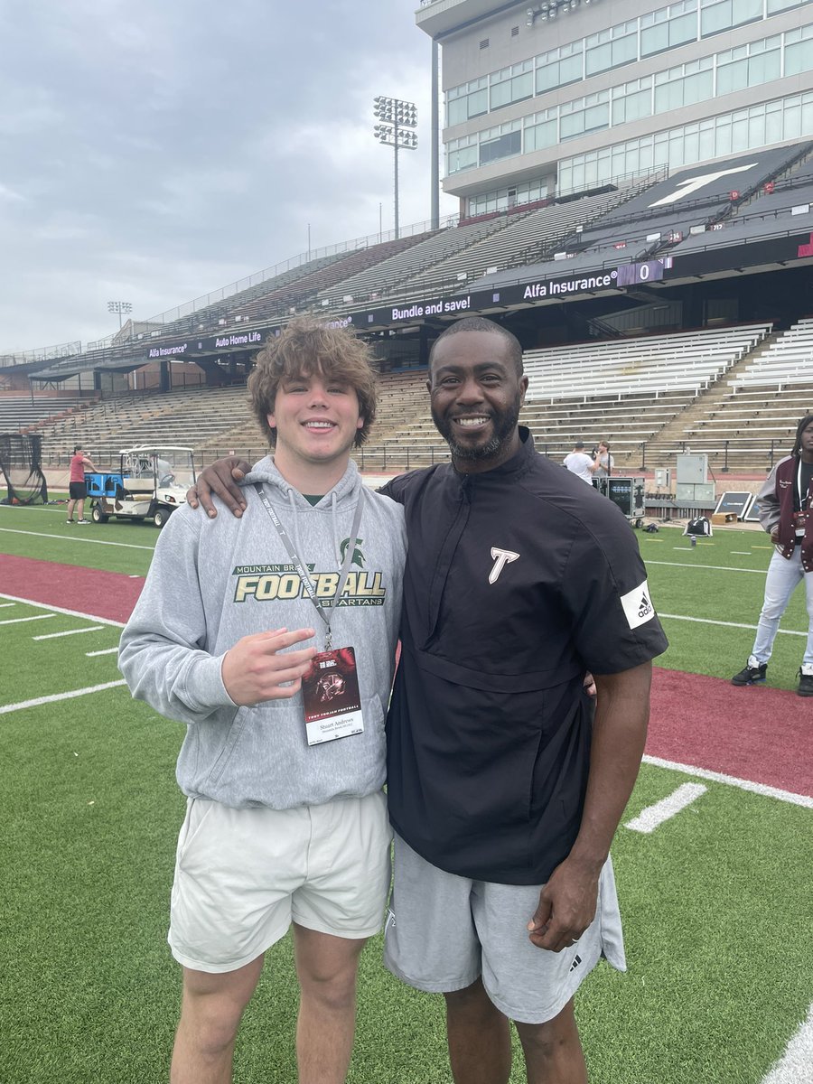 stuart_DC1's tweet image. What a great time at Troy today thanks coach @CoachBoyette! @KenSignoretti @CoachTreyPage4 @MoDurning @RecruitMtnBrook @HallTechSports1 @MtnBrookFTBL @AL6AFootball @AL_Recruiting @troy_report