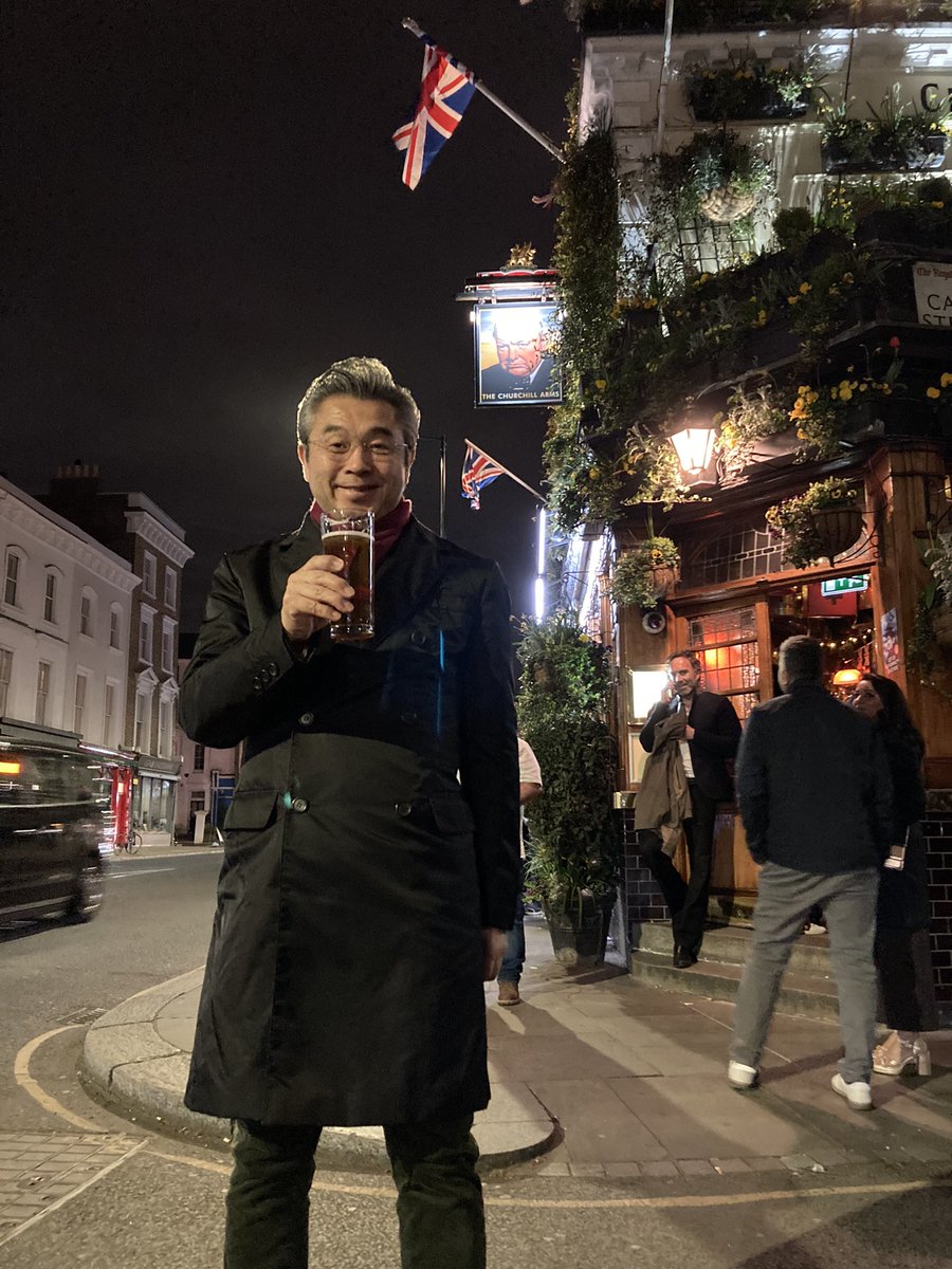 AmbJapanUK's tweet image. Enjoying pub🍺😄!!!