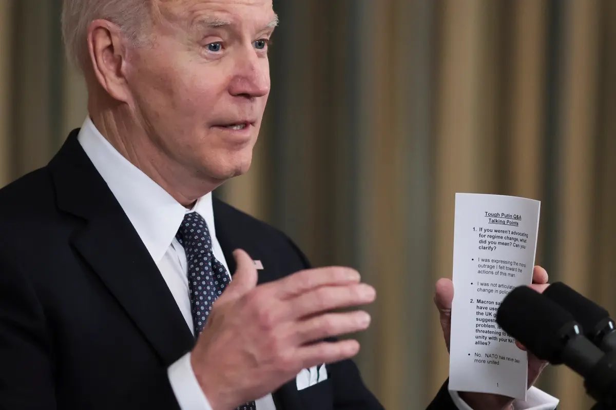 This reminds me of when Joe Biden used cheat sheets during his speeches