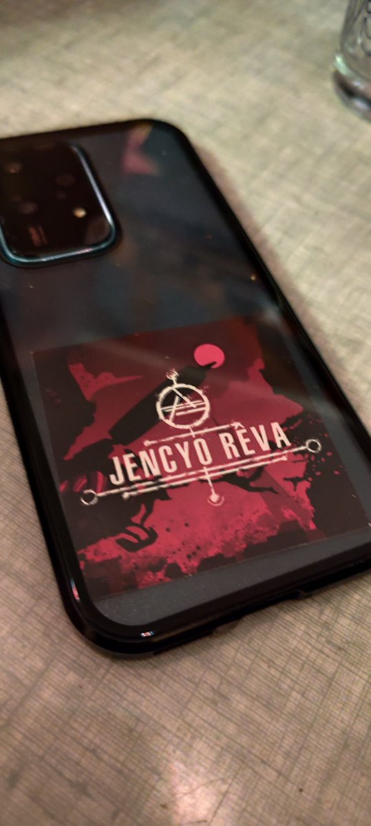 Hello <a href="/Fhonirium/">Fhonirium</a> , alors comme ça on s'invite dans les coques de téléphones de mes potes ?