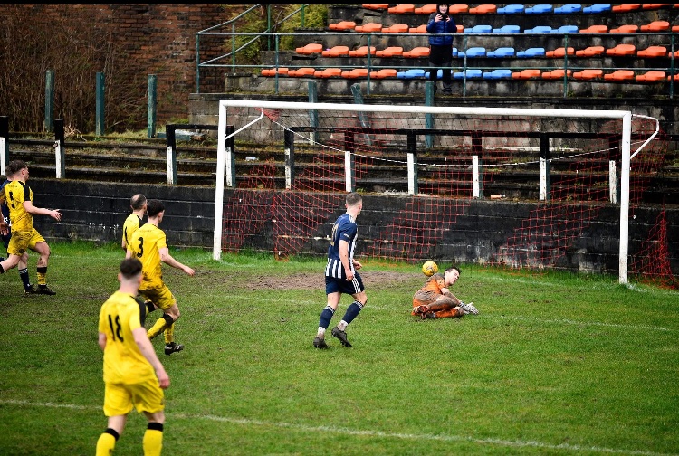 A belated happy 18th birthday to Ross Daly, who celebrated by scoring this spectacular injury-time winner at Lochburn Park on Saturday afternoon.

His 2nd goal in as many games.

We hope you enjoyed your night, Ross.

#MFC140 #Since1884