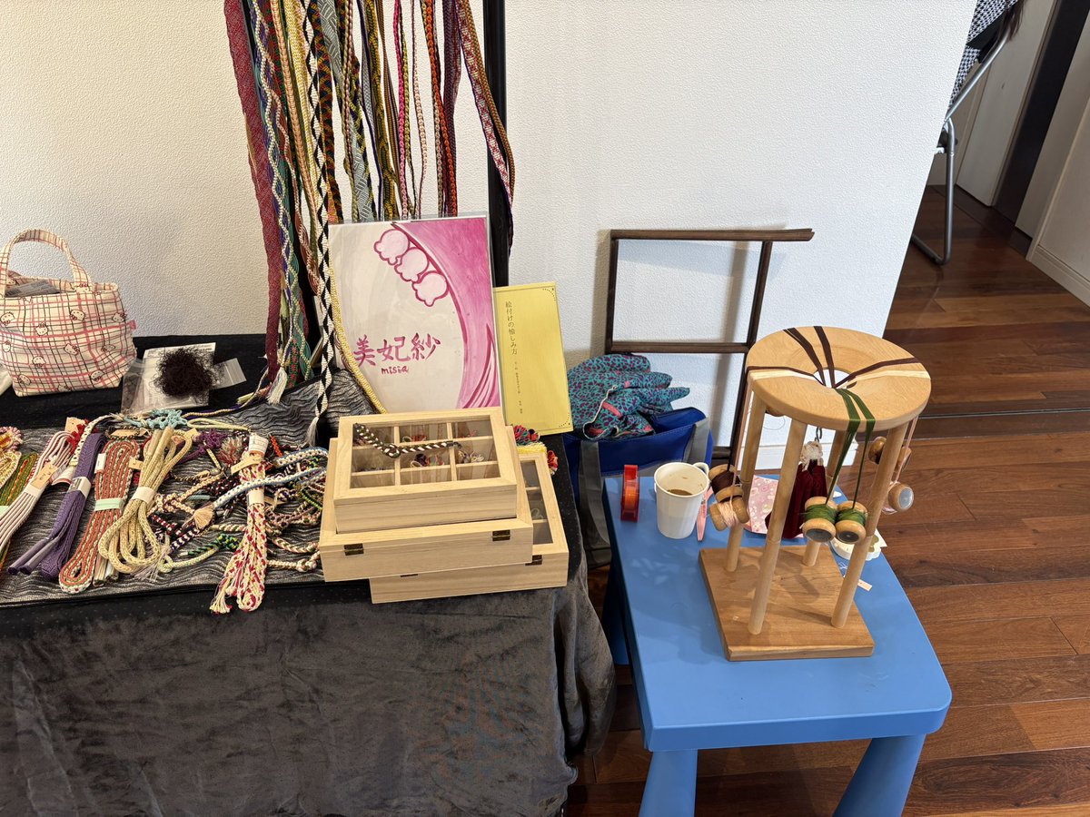 目移りするような素敵な作品がいっぱい❣️
お譲りフリマもこんなお値段ですか!というものだらけ😳
リップルちゃんの占いもたくさんの方の背中をそっと押していました☺️