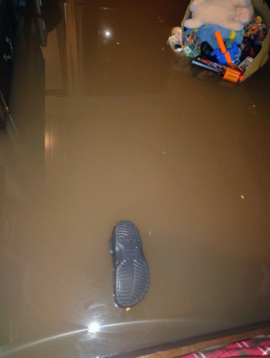 serge20_98's tweet photo. We got completely flooded in...@SchrierPaul @fema @lettygarza8401 @KRGV_Weather https://t.co/LSPnGY6aft