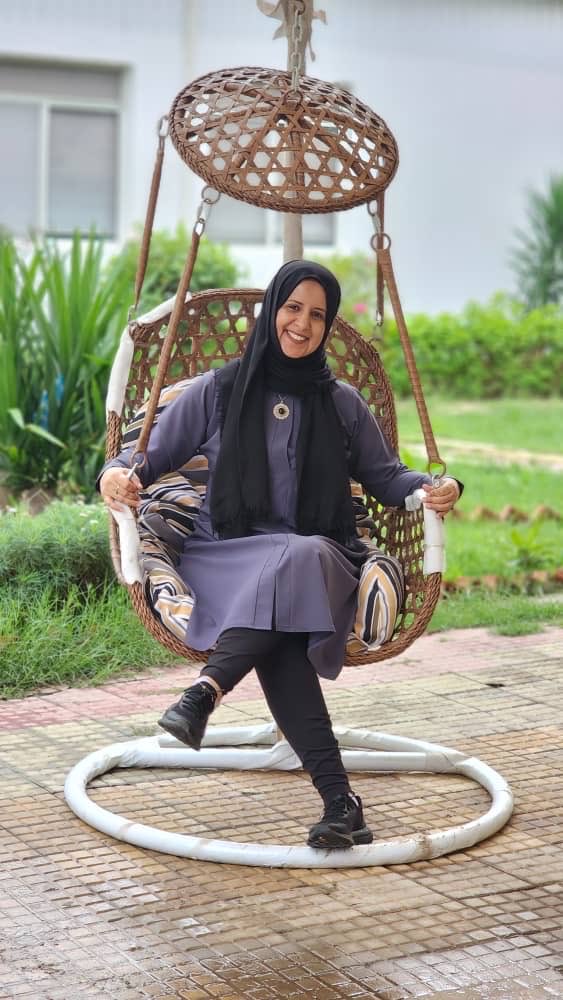 وكأن #صنعاء تعويذة غرسها ساحر في قلبي، لا أتنفس الحياة إلا فيها، حتى وإن كان شبح الموت يطل من كل ثناياها. 
اسأل الله أن يلطف بصنعاء وبكل #اليمن وبكل الأبرياء في هذا العالم. 
كل عام وانتم بخير، وأتمنى أن يعود العيد وقد أصبح العالم أقل بشاعة وأكثر عدلاً وإنصافاً مما هو عليه اليوم.