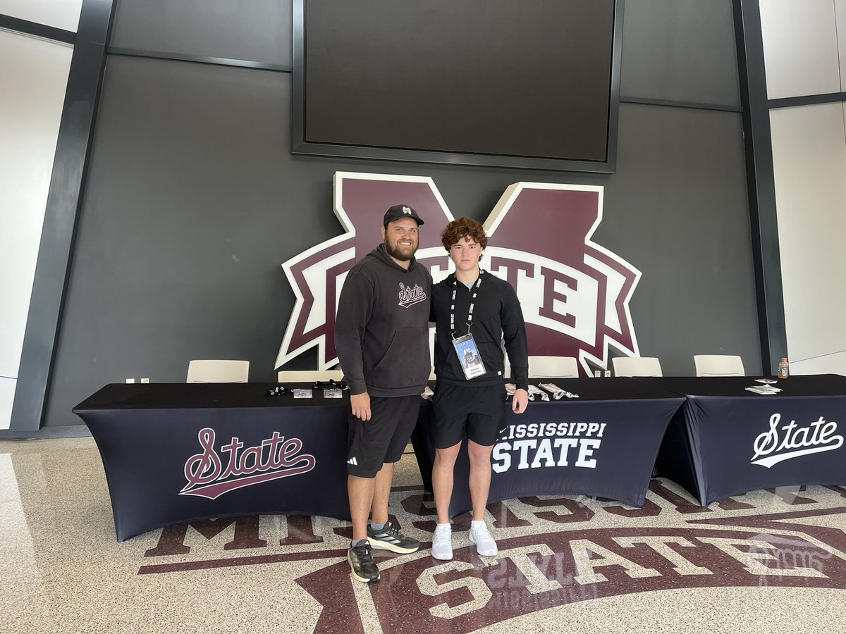 Gavinhiggins25's tweet image. Had another great visit @HailStateFB. Thank you to @coach_connors1 @CoachCliffOdom for the hospitality.
Ready to come back to compete this summer.
@HKA_Tanalski @PBS_EaglesFB @KohlsKicking @Briggs_bourg