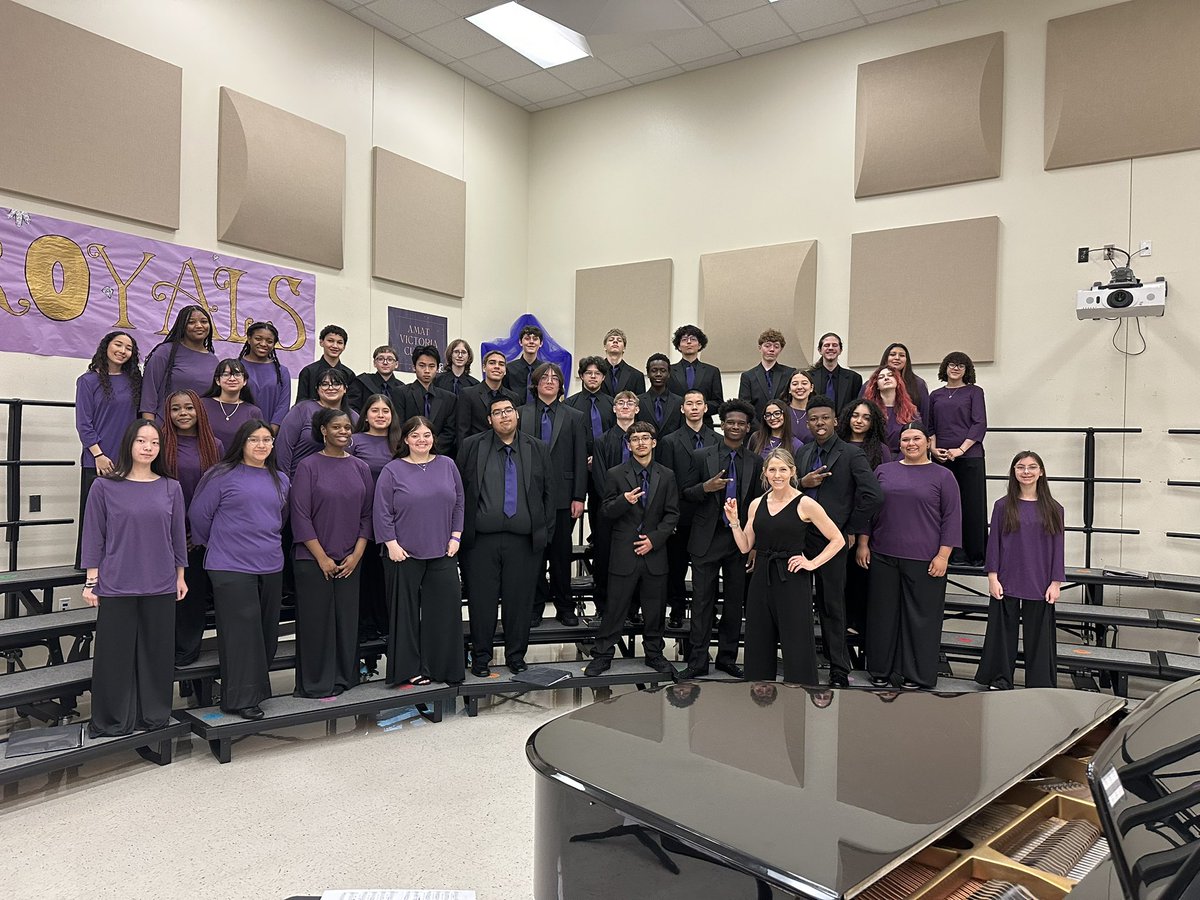 CTChorale's tweet image. Thank you to our amazing clinicians today Marla Rengal and Tara Sikon for working with some of our UIL choirs in prep for next weeks contest. We feel that much more ready because of your expertise! #CTChorale #UIL2025 #LivePurpleSingGold #LivingTheLegacy