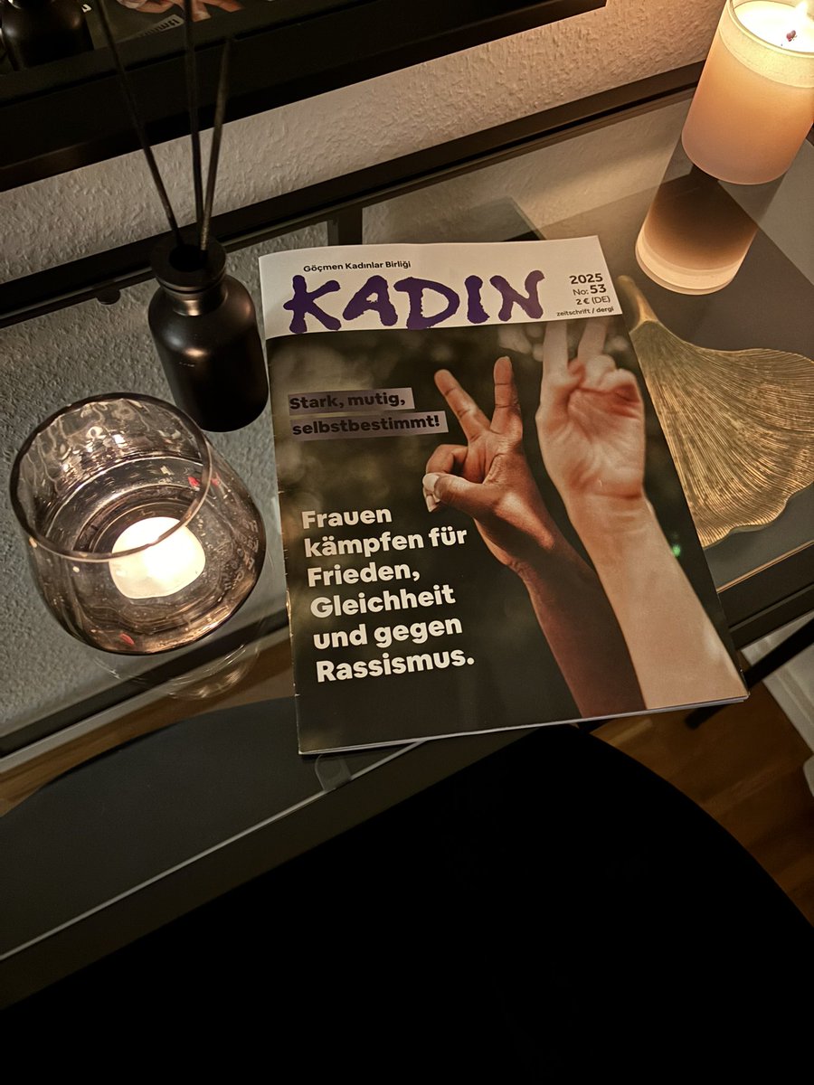 AylaYil01386630's tweet photo. Kadınlar, barış için, eşitlik için ve ırkçılığa karşı mücadele ediyor….
Evet, kadın #devrimdir ! https://t.co/rWlYorlD91