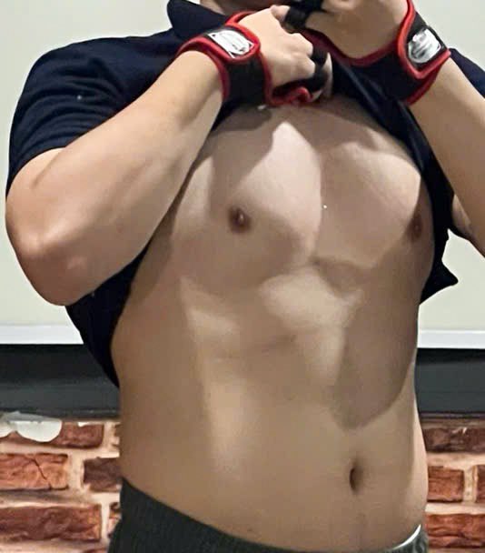 lowbeside_15's tweet photo. Body Checkkkk ❤️‍🔥
#asianboy #asianmuscle #muscle https://t.co/Oq2Who1jNm