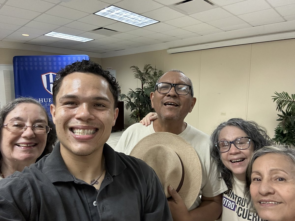 JeanBLaFontaine's tweet photo. Hoy, sábado 29 de marzo, celebrando el junte de pensionados por un retiro digno de Construyamos Otro Acuerdo respiramos alegría y combatividad. #RetiroDigno #JusticiaParaLosPensionados 📚 https://t.co/0MfbuCUnln