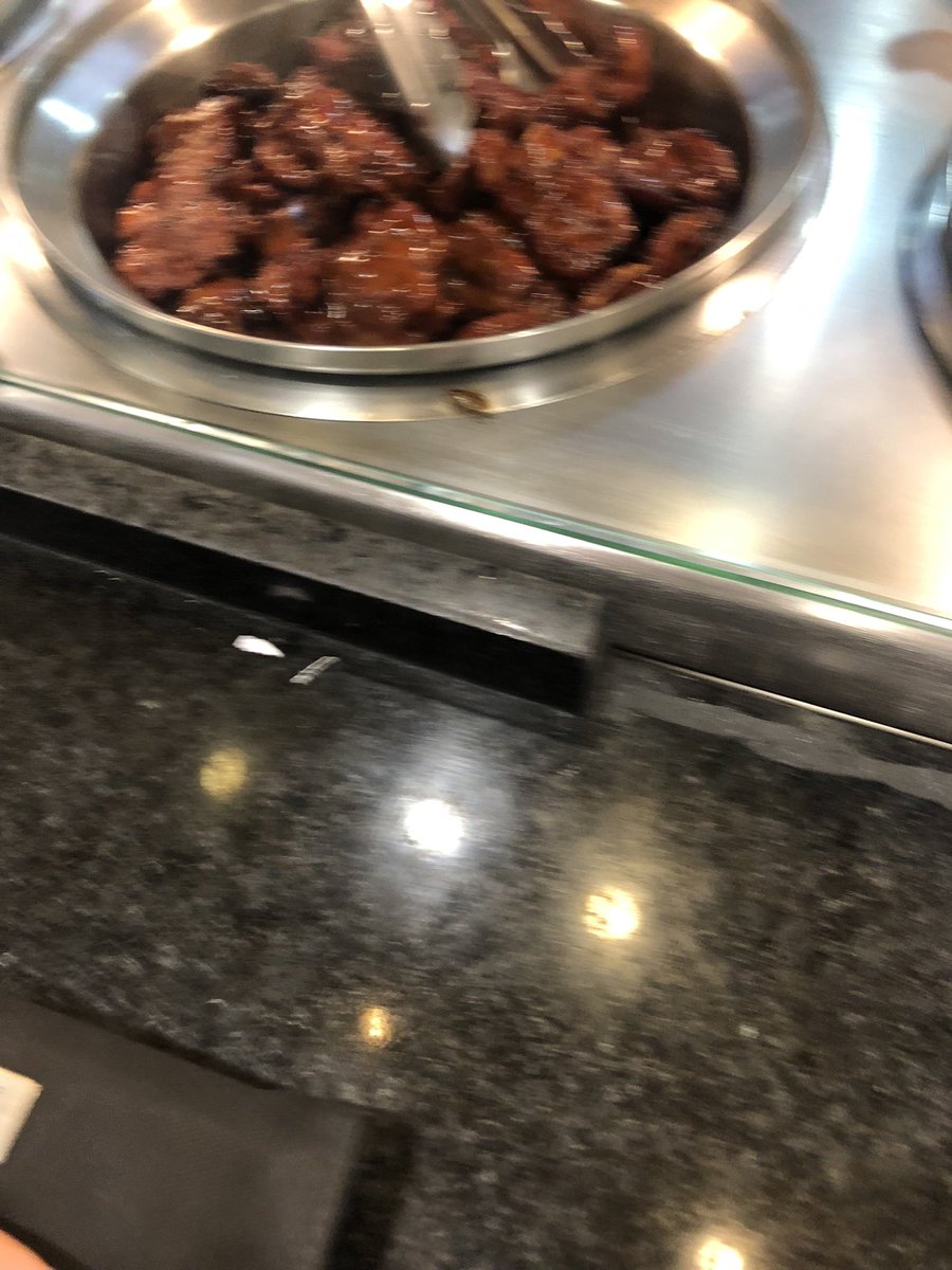 Anghellob_e's tweet photo. @restaurantewok una cucaracha en el sr. Wok unicentro Cali, y ni les cuento https://t.co/KOLXEf4Xau