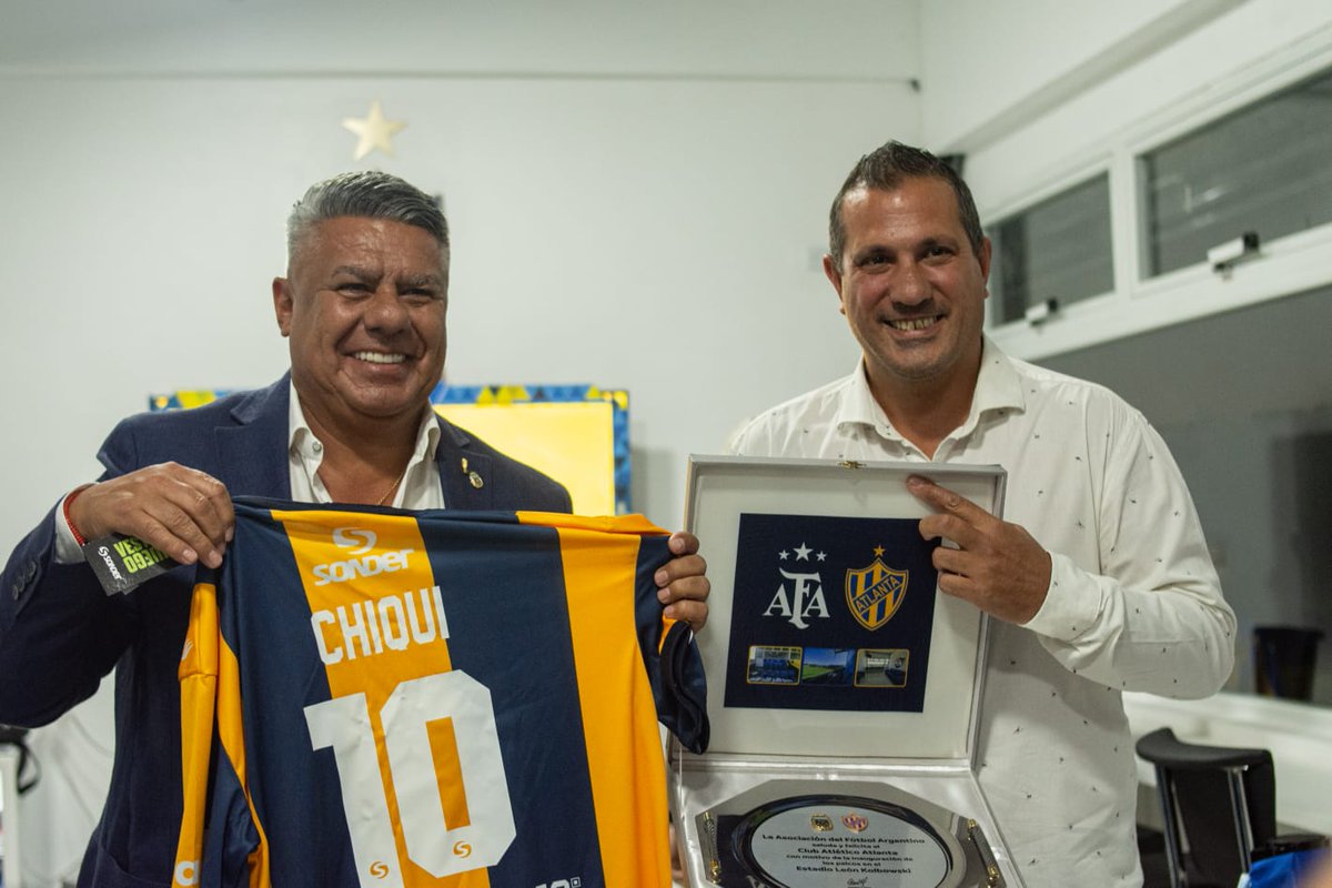 Feliz 8 años de gestión <a href="/tapiachiqui/">Chiqui Tapia</a>, vamos por más 💛💙👊