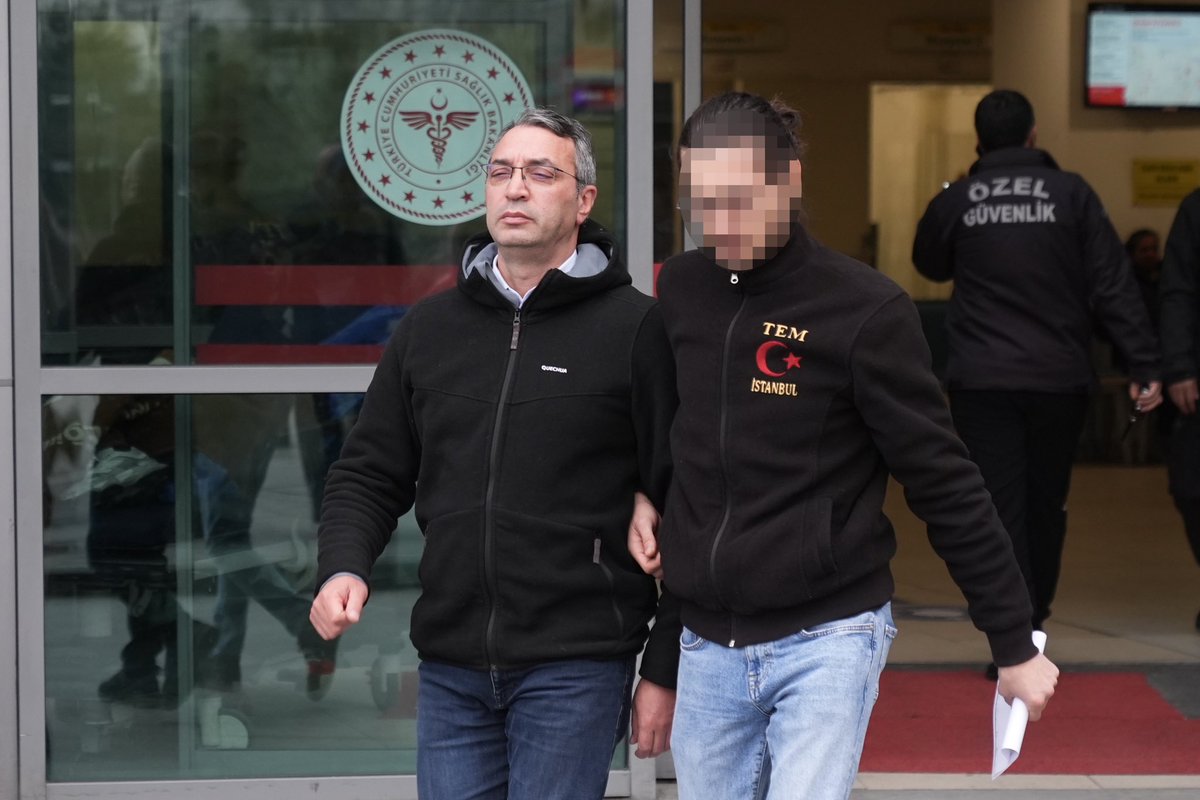 aekelleci's tweet photo. Haklılığına ve meşruiyetine duyduğu inançtan ötürü başı dik yürüyen Mahir hocamızı serbest bırakın! https://t.co/YeBGcVIPup