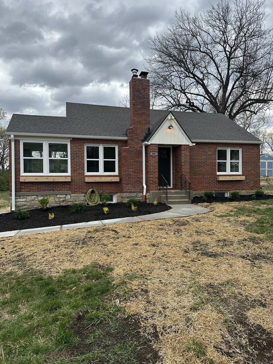NKCChief's tweet photo. Coming to MLS next week.
3 bed, 2 Bath. 1 Car Garage.
New Everything. Treed Acre Lot.
Prime Northland Location.
$269,900
#kcrealestate #investinkc https://t.co/UvA7N643AQ