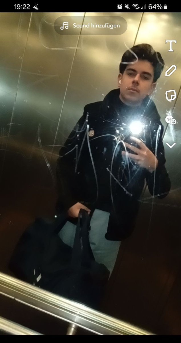 auf dem weg zum gym während ihr loser in tokens beggt #banküberfall