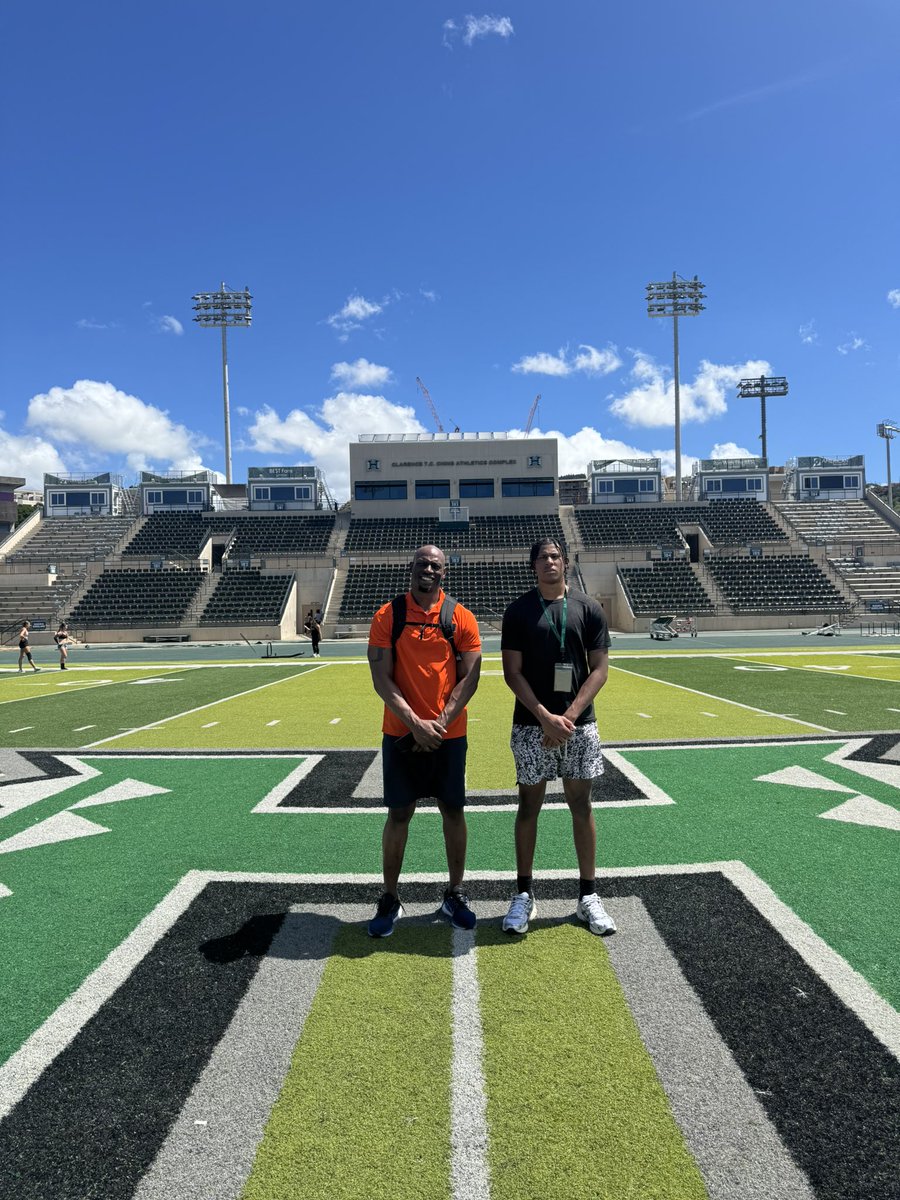 gavinemcintosh's tweet image. Thank you to @HawaiiFootball for a great visit! @mikeympo2 @CoachTimmyChang @ursua05 @CoachSheff_UH @matt_chon