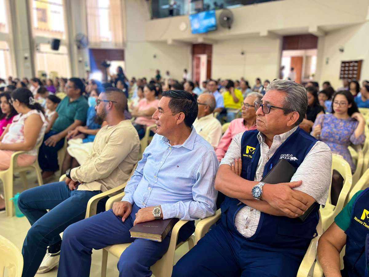 Damos inicio a un Programa Especial ☺️, “Libertad detrás de las rejas” ⛓️el cual llevará esperanza ✨a quienes más lo necesitan. Con una ceremonia de dedicación de libros📖 para que las personas privadas de libertad, puedan obtener el mensaje transformador de Jesús. #Colportaje