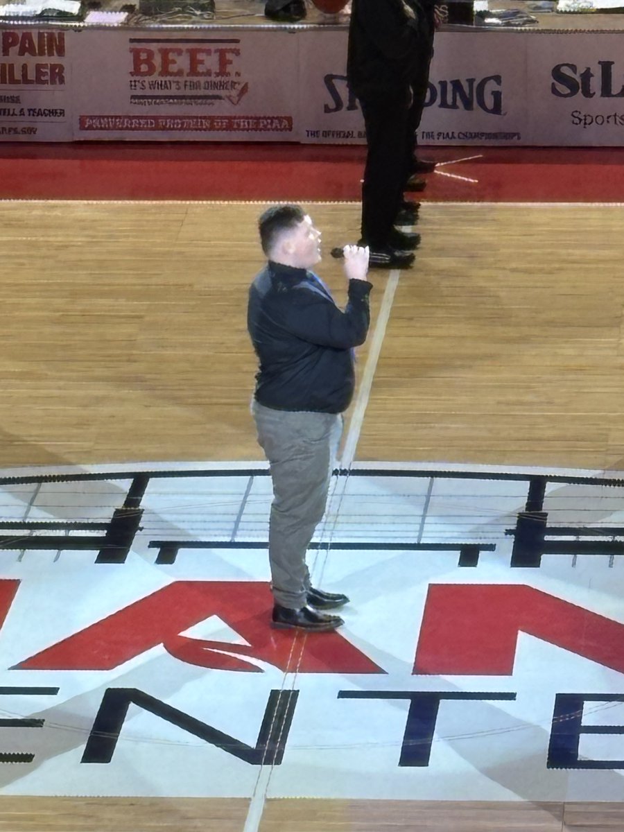 BobGreenburg's tweet photo. More pics of Sharpsville senior Michiah Lenzi sang the National Anthem before the PIAA 5A Girls and 6A Boys games tonight in Hershey.  🇺🇸🇺🇸🇺🇸
@kailenzi2025 @SHSCoverage https://t.co/FCrWsjVvVR