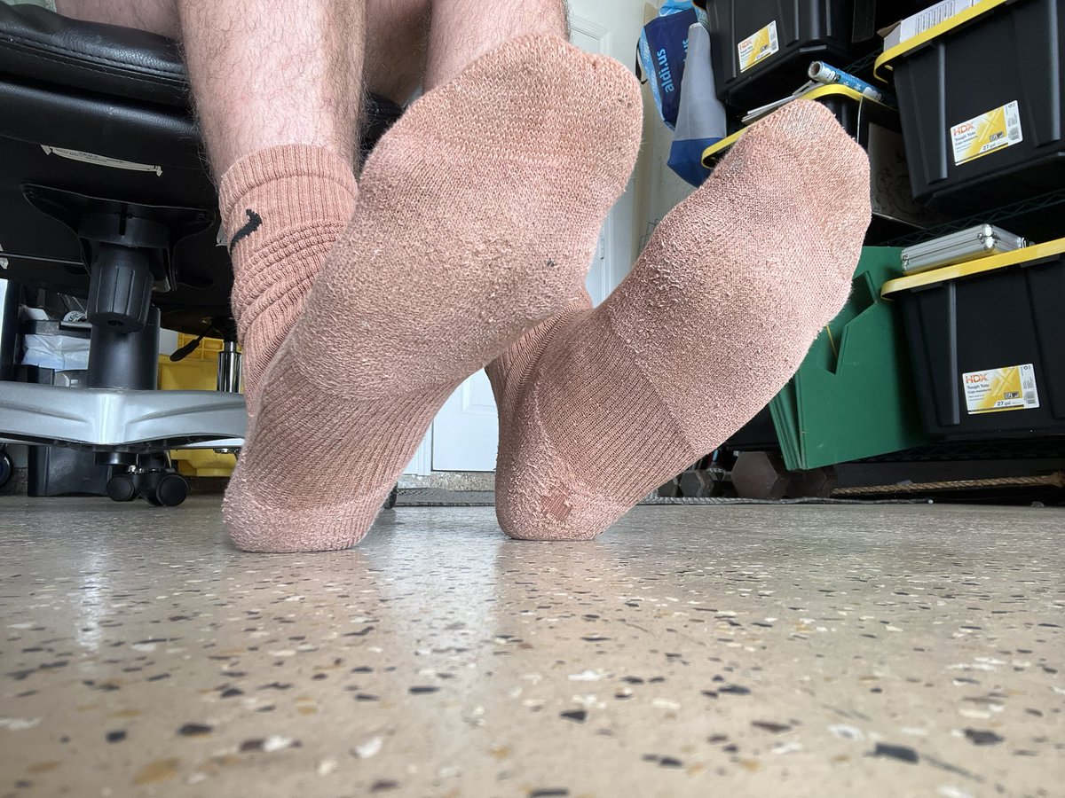 Magicmike878811's tweet image. Sock on? 🧦 or Sock off? 🦶

You decide. Get in my DMs for more subs.