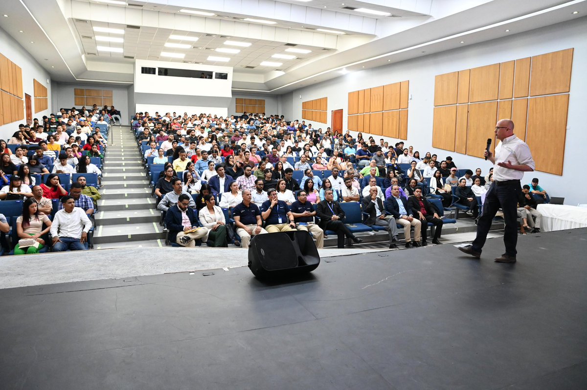 DominguezBrito's tweet image. Hoy estuve en San Francisco de Macorís, presentando mi libro “Los Motivos del Lobo y el Cambio Climático”, además de ofrecer una conferencia sobre cambio climático en la Universidad Católica Nordestana, gracias a todas y todos por su presencia.

#FDB #Libro #CambioClimático