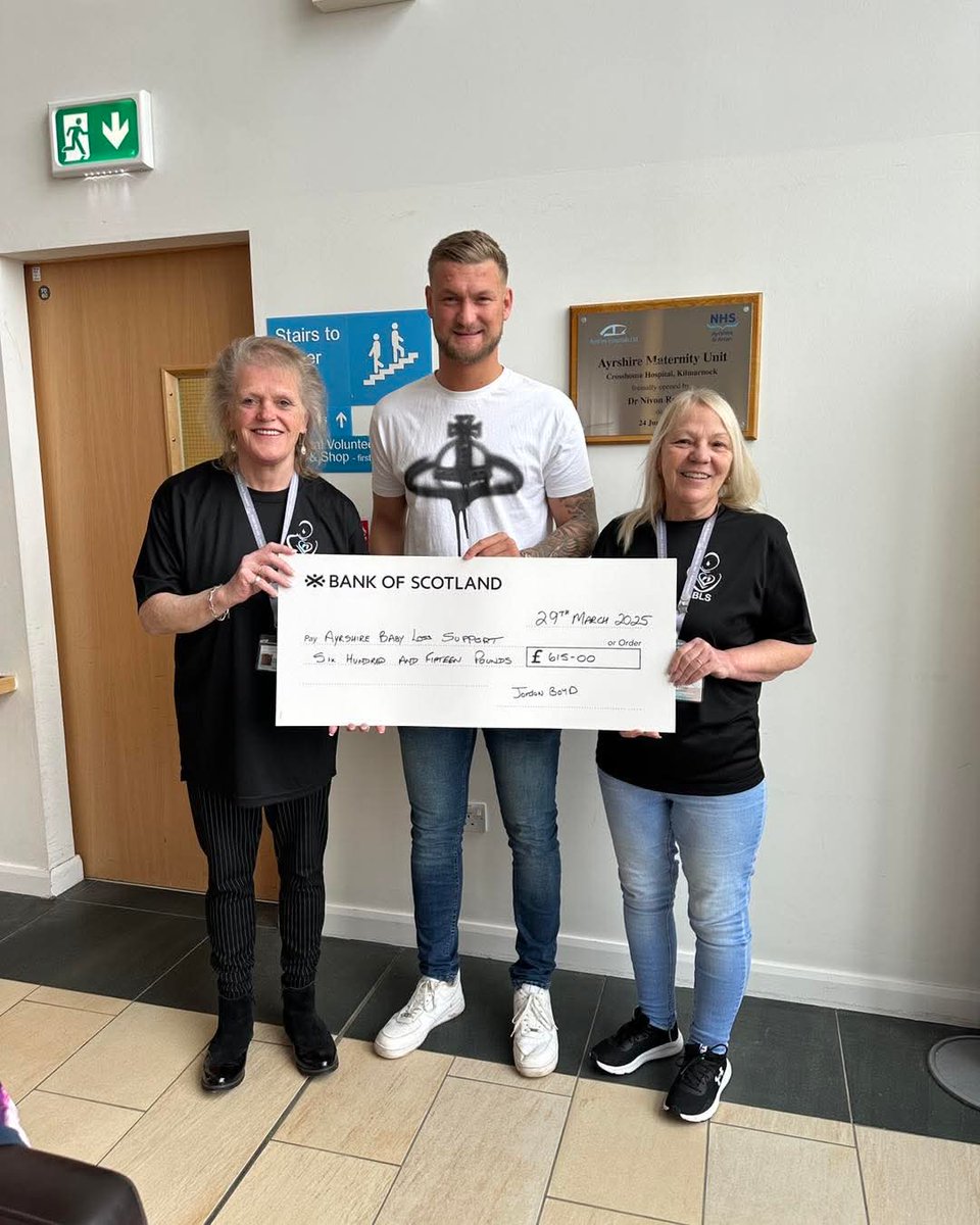 AyrshireBaby's tweet photo. Thank you, Jordan! He held a bonus ball & raised £500 which family & friends topped up too, in memory of Jordan & Chloe's son Luca🩵Jordan met with committee members, Alison & Carol at Ayrshire Maternity Unit to sign & present us with the cheque
#ABLS
#ayrshirebabylosssupport https://t.co/SS9sy0uSwR