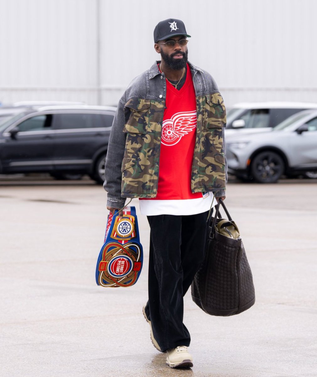Tim Hardaway Jr repping Detroit this afternoon 

🔥🔥🔥