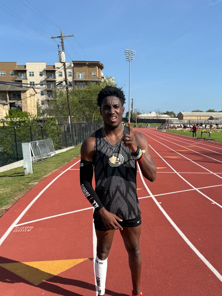 Butler Grizzlies (@butlergrizzlies) on Twitter photo Jermaine Thompson of <a href="/ButlerCCTFXC/">Butler XC & Track</a> ran 10.48 in the 100m at the Bobcat Invitational which is a personal best as well as an NJCAA Outdoor qualifying time!
#RoarGrizz🐻 Jermaine Thompson of <a href="/ButlerCCTFXC/">Butler XC & Track</a> ran 10.48 in the 100m at the Bobcat Invitational which is a personal best as well as an NJCAA Outdoor qualifying time!
#RoarGrizz🐻