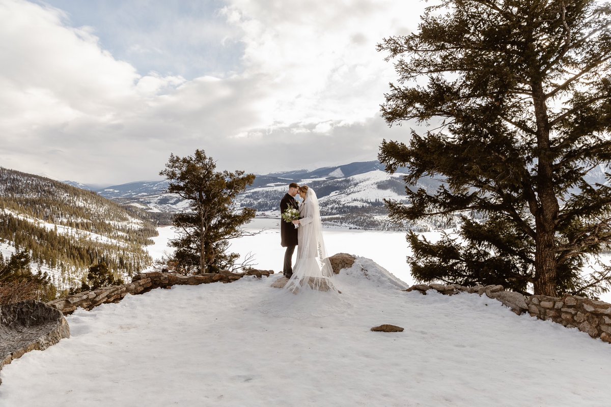 JessOnAir's tweet image. LIFE UPDATE 🚨In case you guys noticed the name change on air from Ranck to Jessica Rockwell, this is why. Last month I got married in the mountains of Colorado. Excited to be back and continue reporting on stories that matter on @KARK4News and @FOX16News