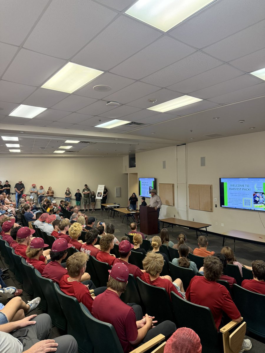 Great day at Ridge as the boys helped at the Harvest Pack on campus today! Varsity took the early AM shift and brought the energy! Lower levels got a couple hours of work in then took the afternoon shift!

Some heavy hitters on campus today with The Mayor of Mesa Mark Freeman