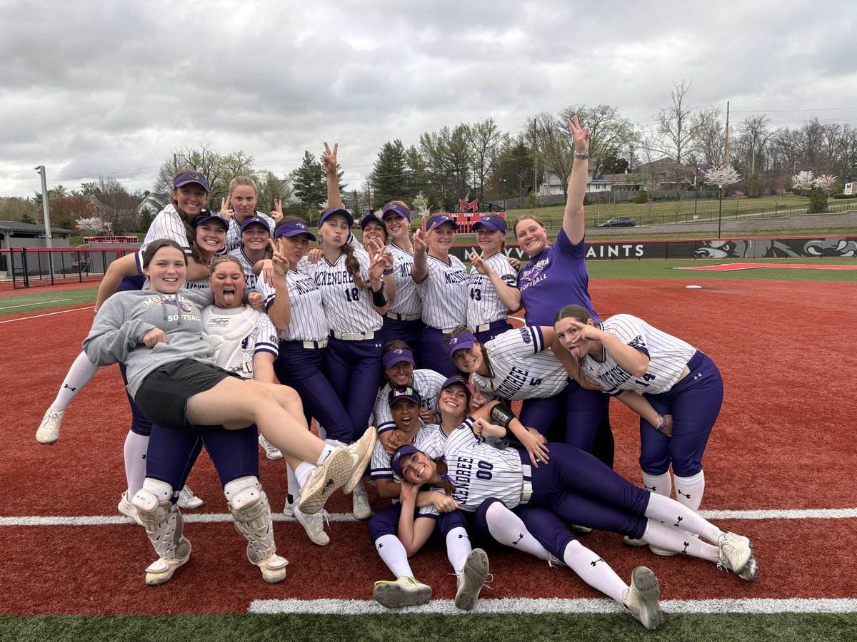 Golden Axe Award goes to the TEAM today! Energy was electric! #kcw🪓🪵