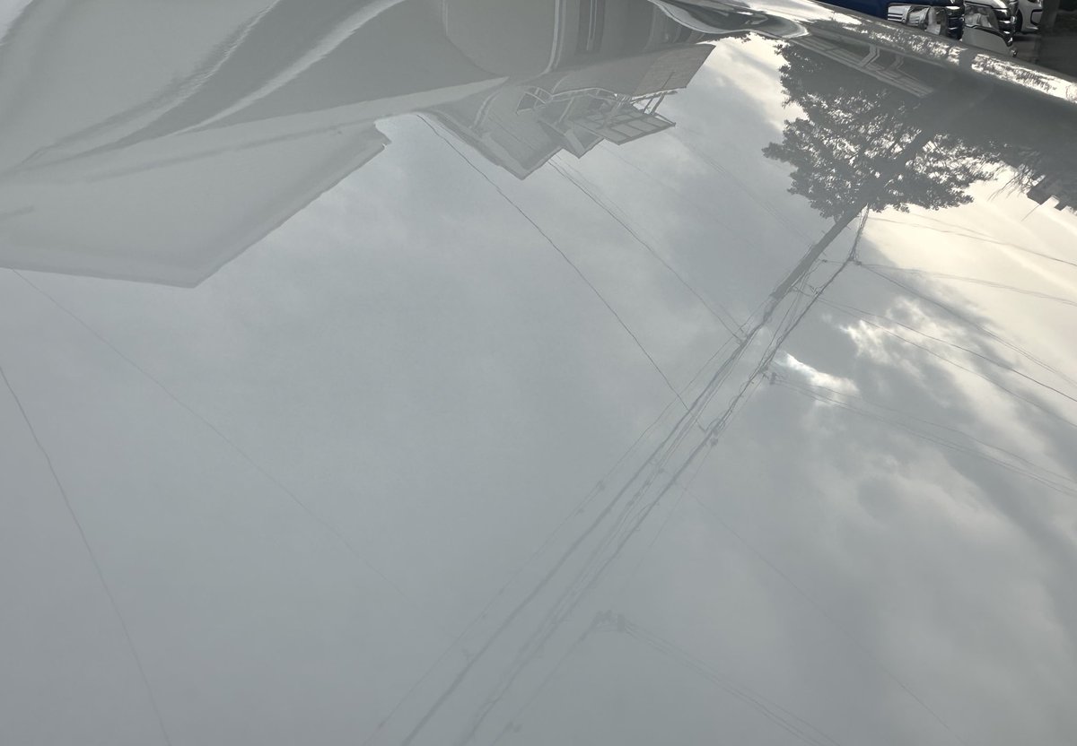 Noah_Ron_'s tweet photo. THE CLASS バレットL-003レビュー
株式会社時雨様よりプレゼントして頂いた
商品になります。
施行性◎
ミニバンのボンネットなら2度のスプレーで可能ですね。側面は3回で施行可能です！
艶感◎
パールホワイトで施行しましたが艶々です。
ブラックで施行してみたい(ºωº э)З
#THE CLASS
#時雨 https://t.co/4NbPVex4Sj