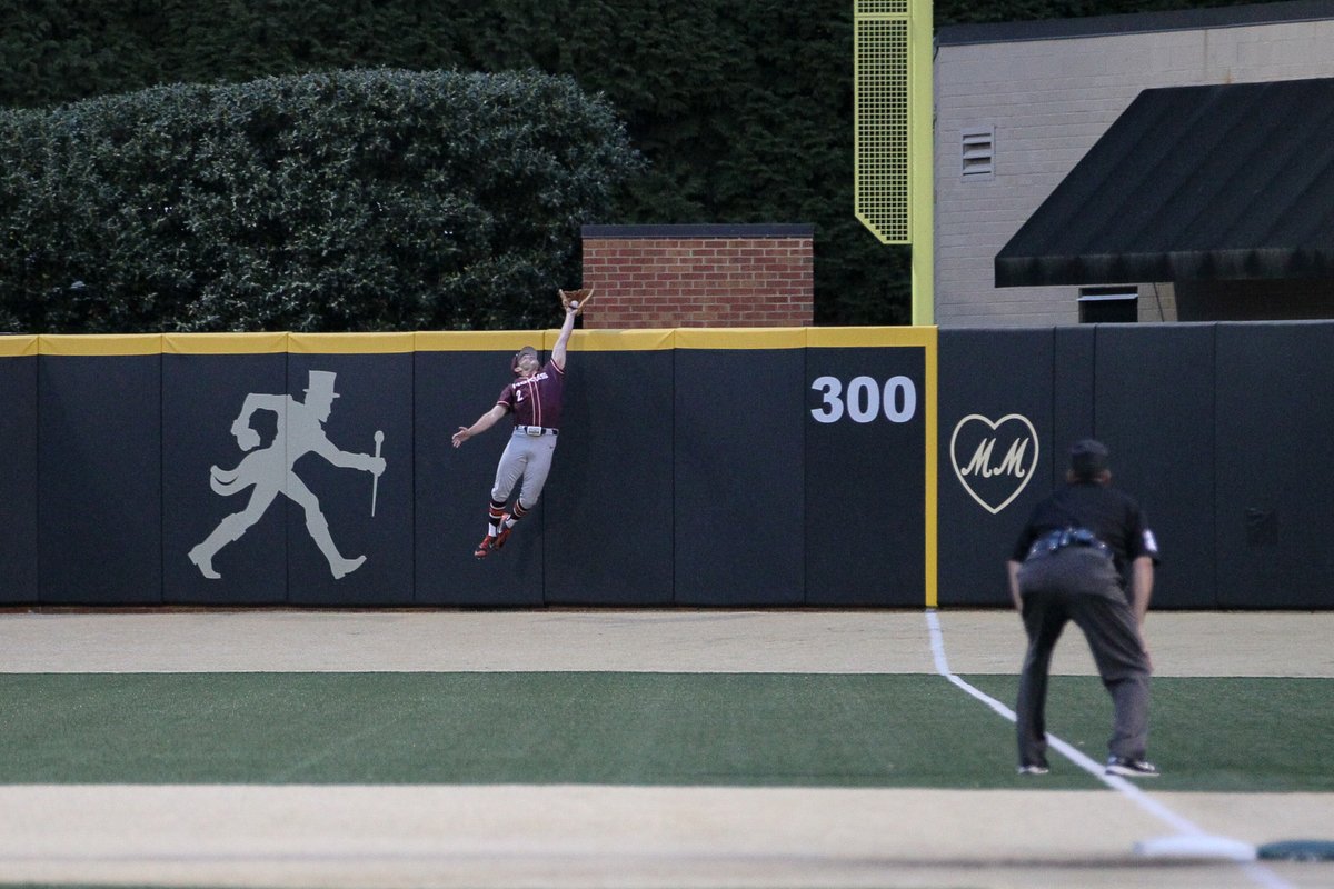Unbelievable catch in right field from <a href="/HokiesBaseball/">Virginia Tech Baseball</a> right fielder Sam Tackett to rob Wake's Matt Scannell of what would've been his second HR of the game. 

Hokies lead, 11-8, through eight.