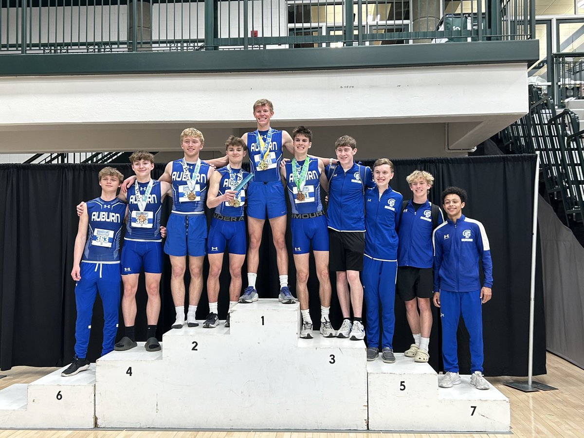 JamesBaisden10's tweet photo. To finish out the 2025 indoor track season, I competed at the Illinois Top Times Championship in the 1600m and 4x400m. I got fourth in the 1600 with a season best of 4:30.19 and a first place finish in the 4x400 with the winning time of 3:30.13! https://t.co/93CBW8PSaP